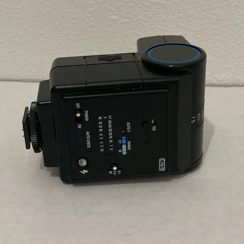 VIVITAR 2800-D AUTO THYRISTOR SHOE MOUNT Flash for Camera.